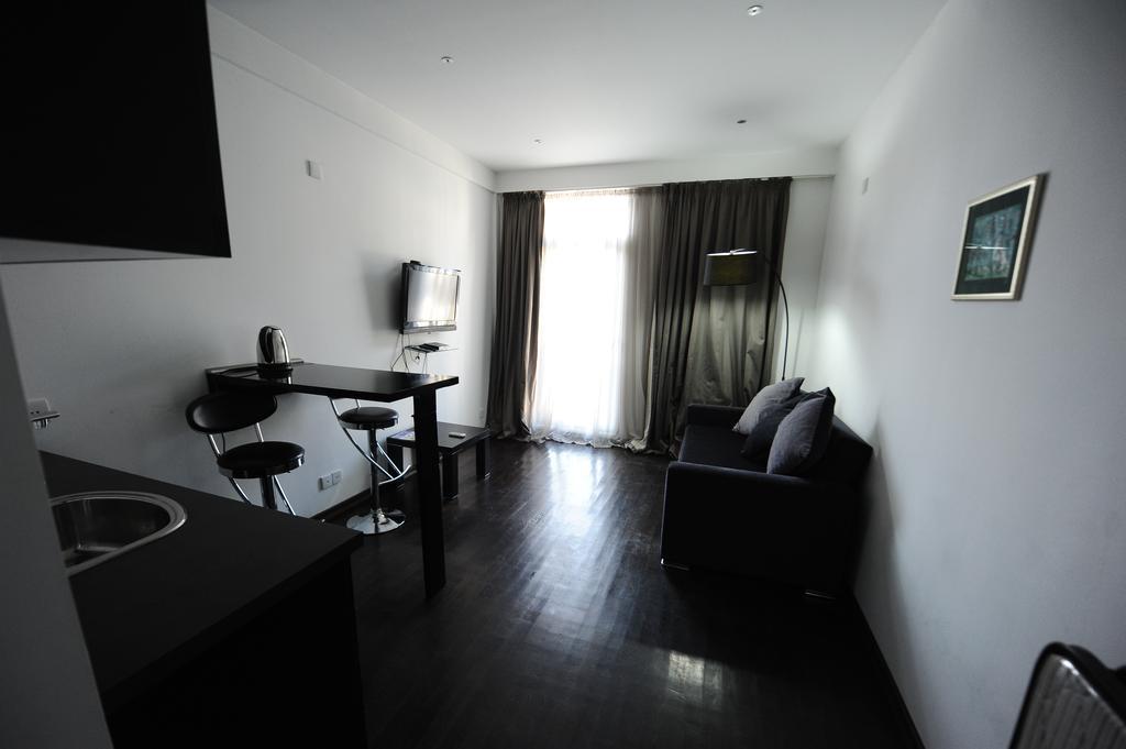 Black-White Rooms Batumi Eksteriør billede